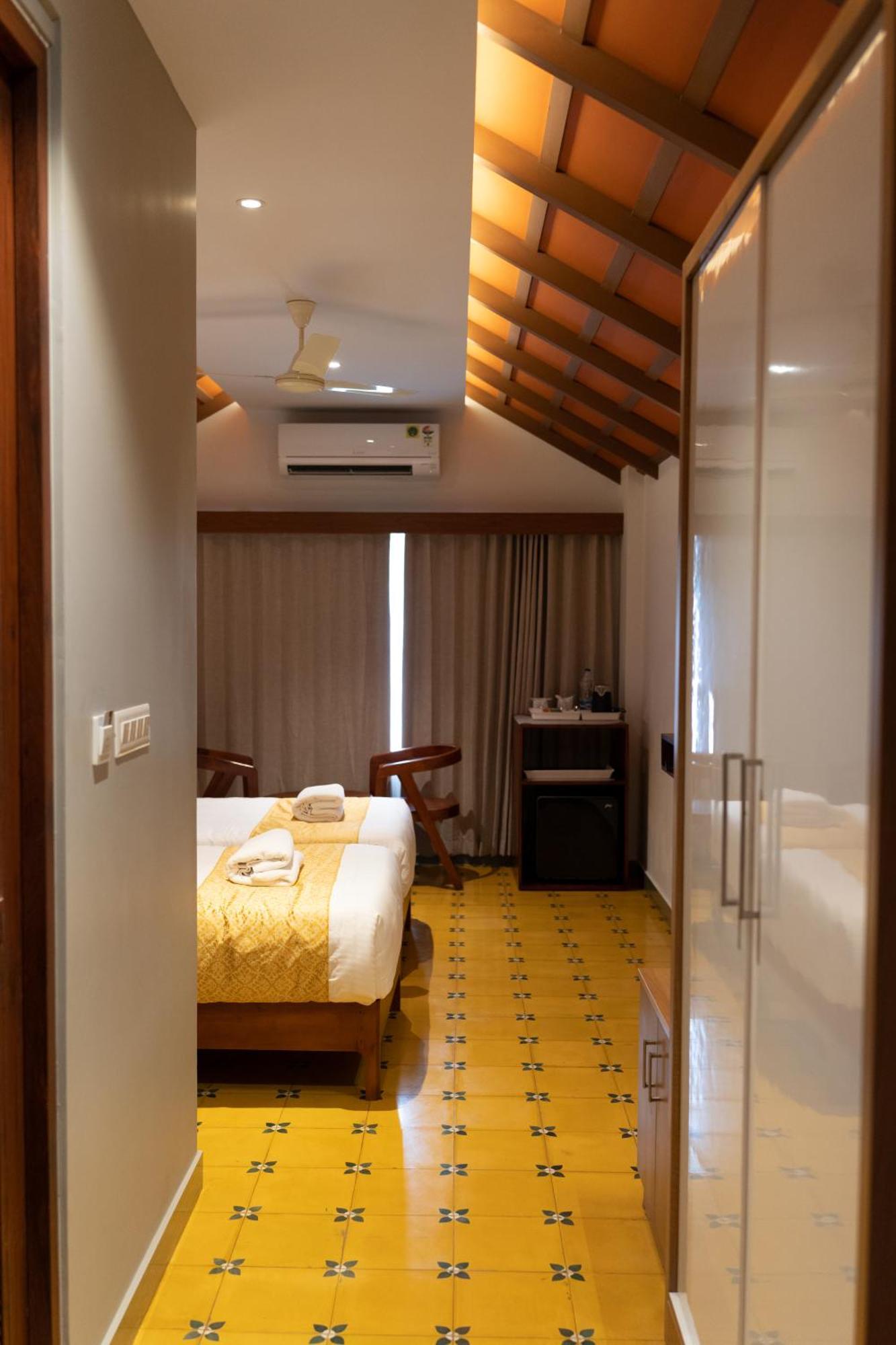 Palcastle Regency Hotel Palakkad Buitenkant foto