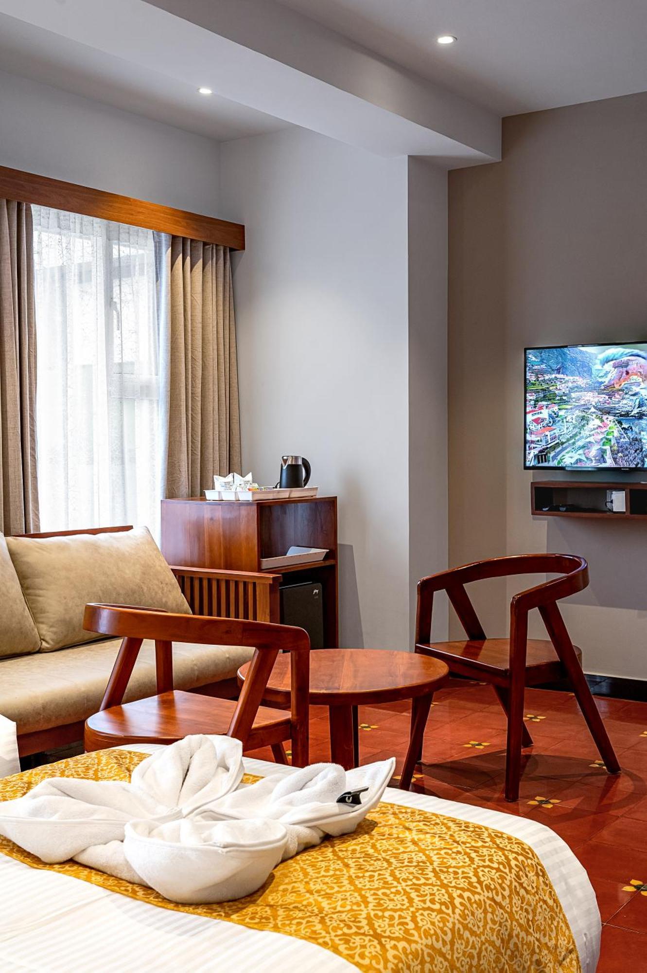 Palcastle Regency Hotel Palakkad Buitenkant foto