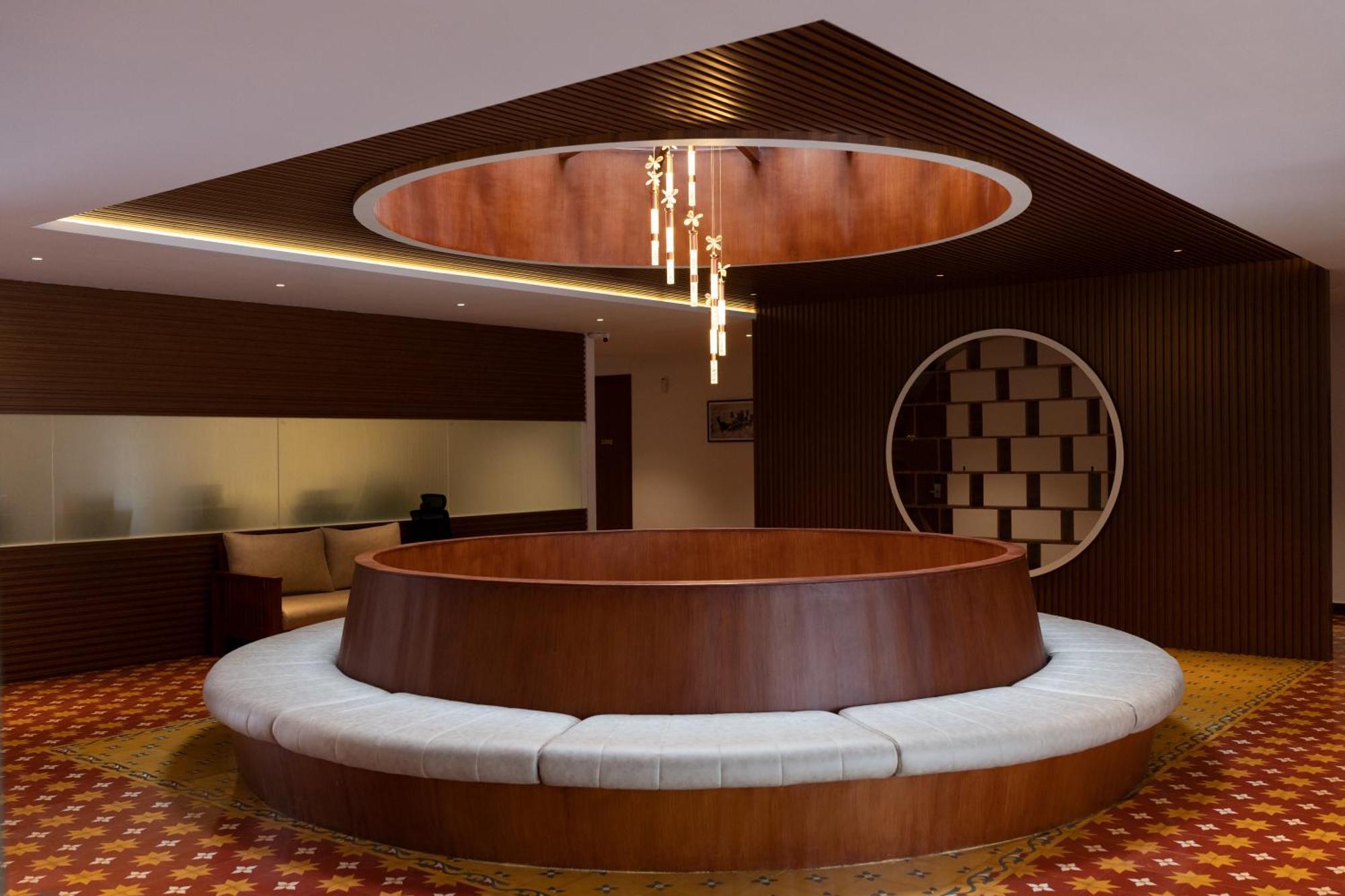 Palcastle Regency Hotel Palakkad Buitenkant foto