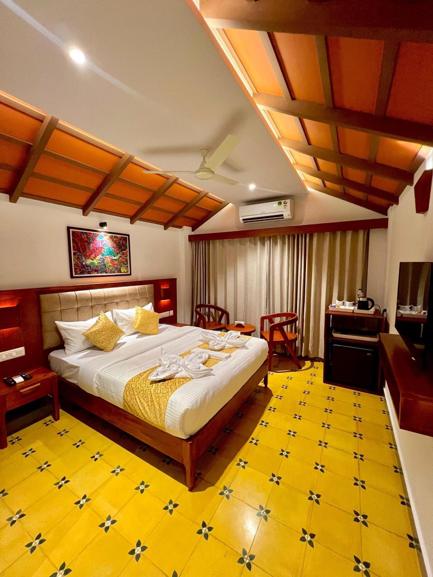 Palcastle Regency Hotel Palakkad Buitenkant foto